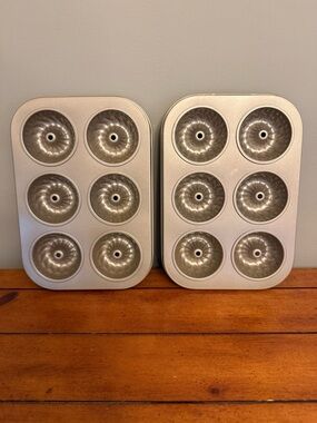 Mini Bunt Pans Lot of 2